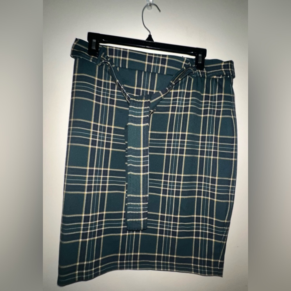 Green plaid pencil skirt